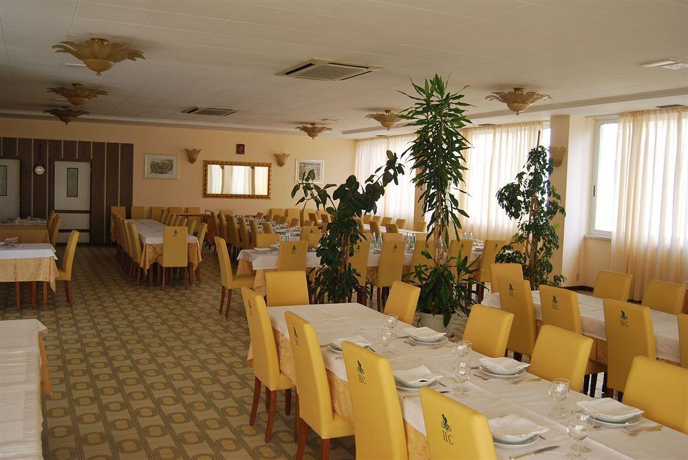 Hotel Calabresi سان بنيديتّو ديل ترونتو المظهر الخارجي الصورة