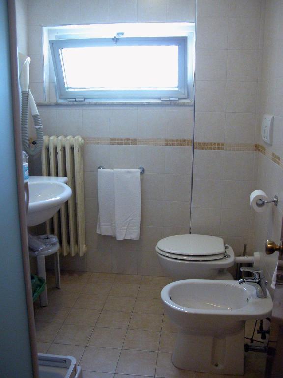Hotel Calabresi سان بنيديتّو ديل ترونتو الغرفة الصورة
