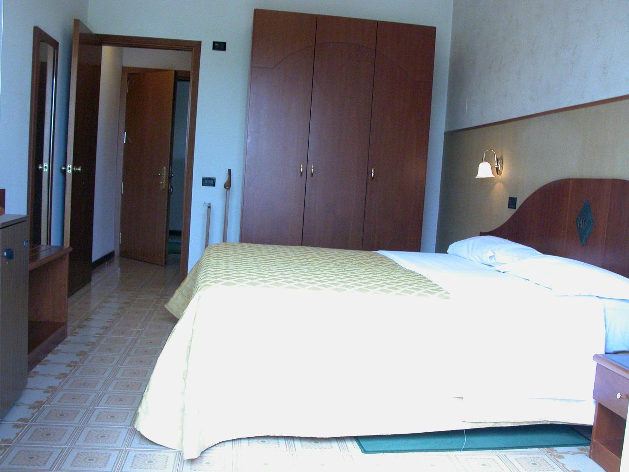 Hotel Calabresi سان بنيديتّو ديل ترونتو المظهر الخارجي الصورة