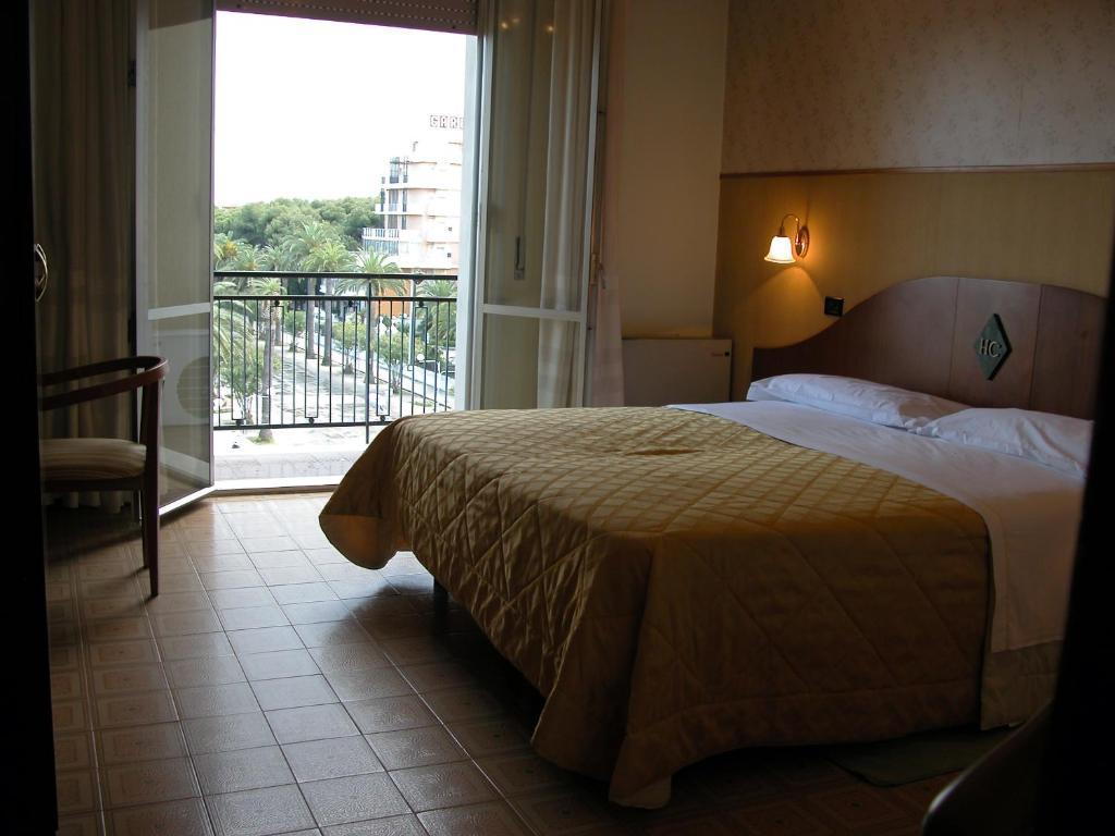 Hotel Calabresi سان بنيديتّو ديل ترونتو الغرفة الصورة