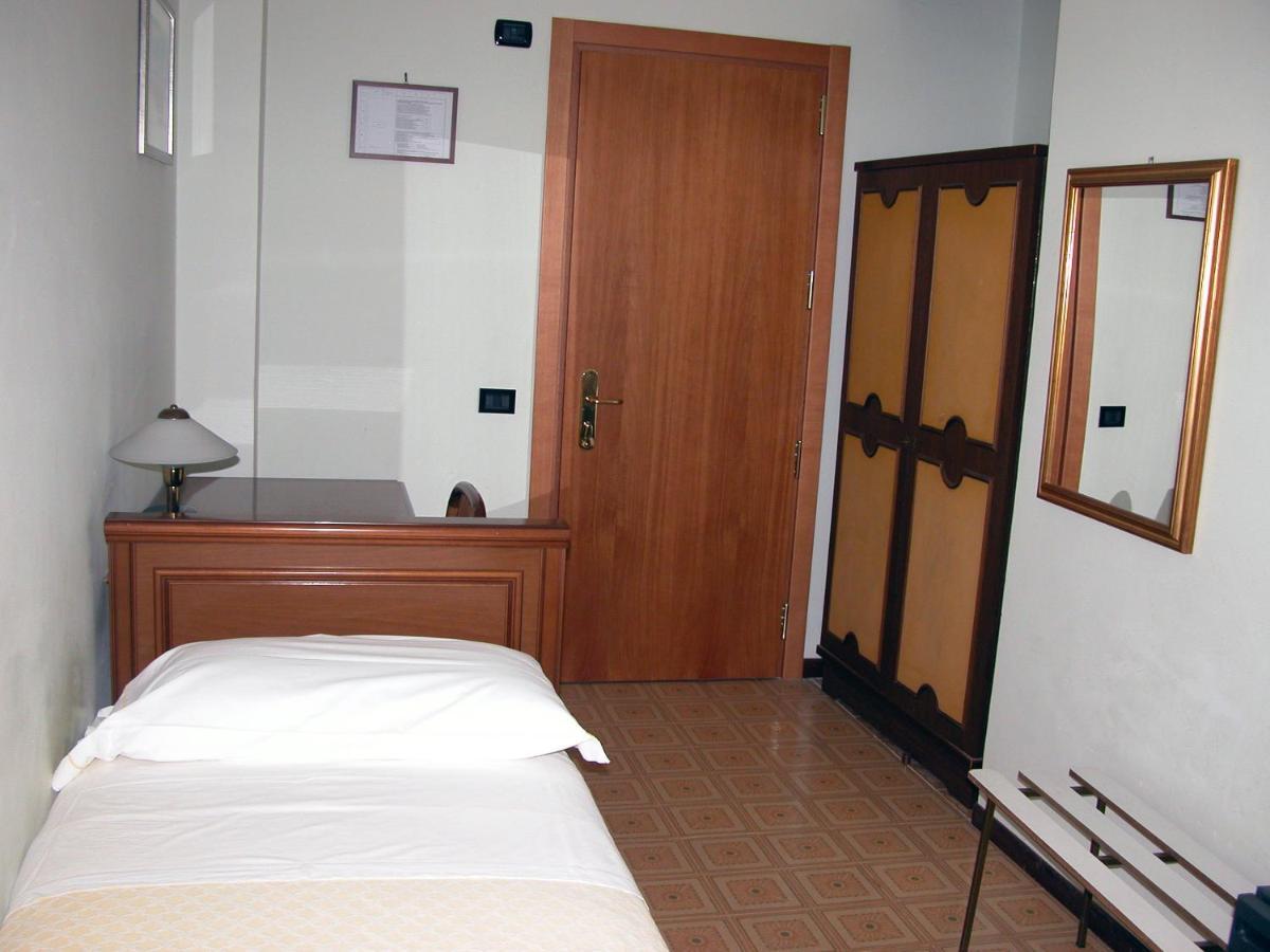 Hotel Calabresi سان بنيديتّو ديل ترونتو الغرفة الصورة